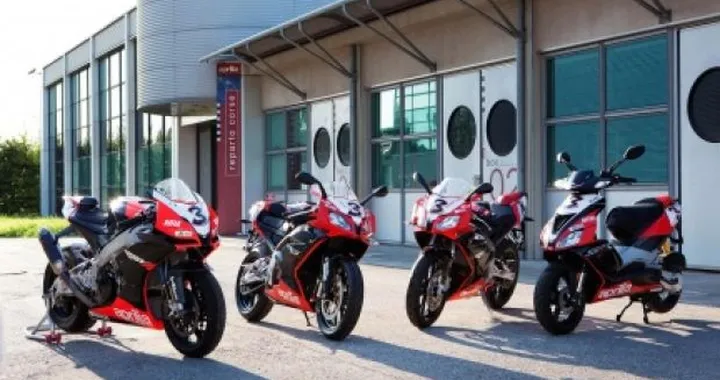 Aprilia RS 50 e 125 Max Biaggi Superbike Replica 2009