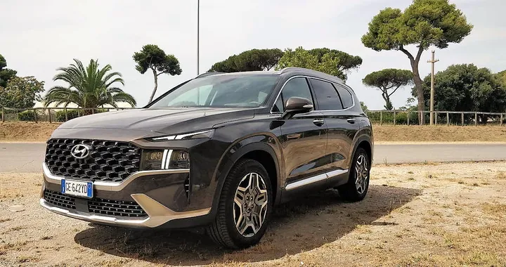 Hyundai Santa Fe: la prova dell’ibrida plug-in