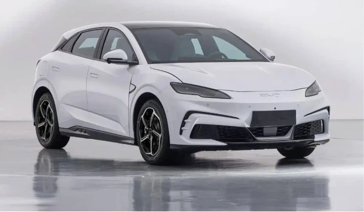 BYD presenta la Seal X, un SUV elettrico che combina eleganza e funzionalità