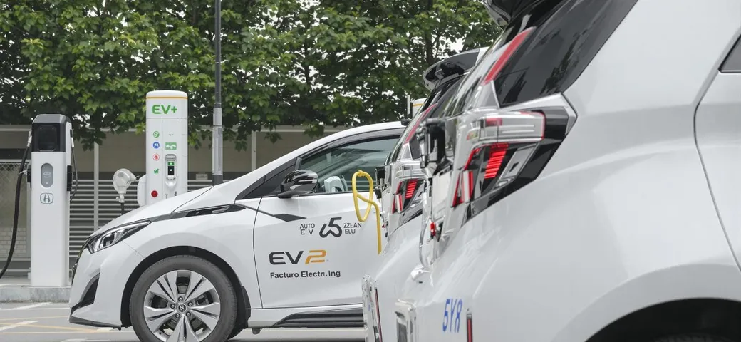 Crollo delle vendite di auto elettriche in Giappone nel 2024