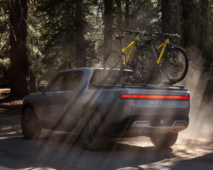 Rivian R1T: un pick-up elettrico per ogni avventura