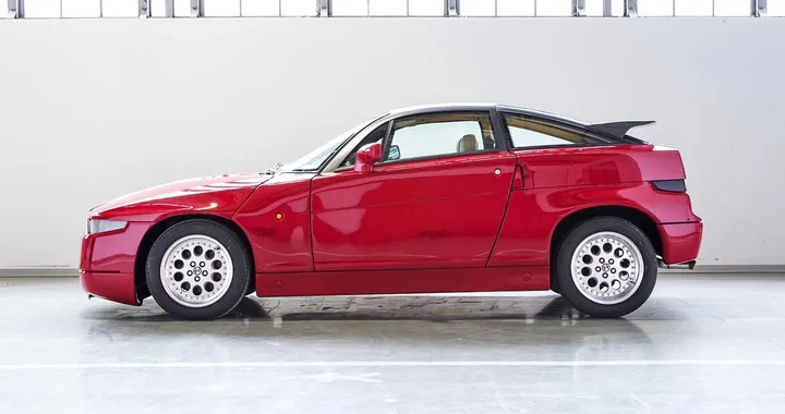 Alfa Romeo SZ: ecco il perfetto restauro dal centro Heritage di FCA