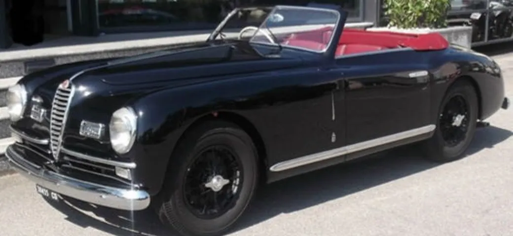 Un'Alfa Romeo 6C 2500 SS Cabriolet è in vendita a 700 mila euro