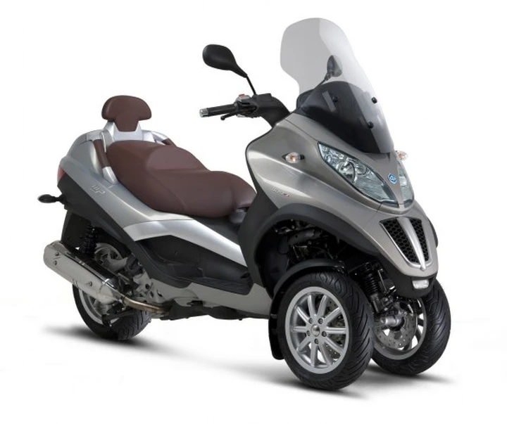 Piaggio Mp3: svelata la nuova gamma LT 2013