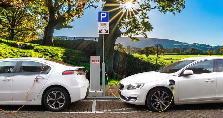USA, Wyoming in controtendenza: stop alla vendite di auto elettriche nel 2035