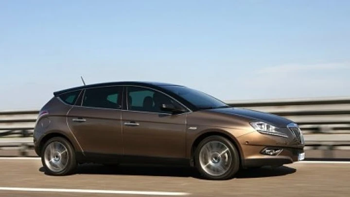 Lancia: la Delta è l'auto ufficiale delle celebrazioni per la caduta del Muro di Berlino
