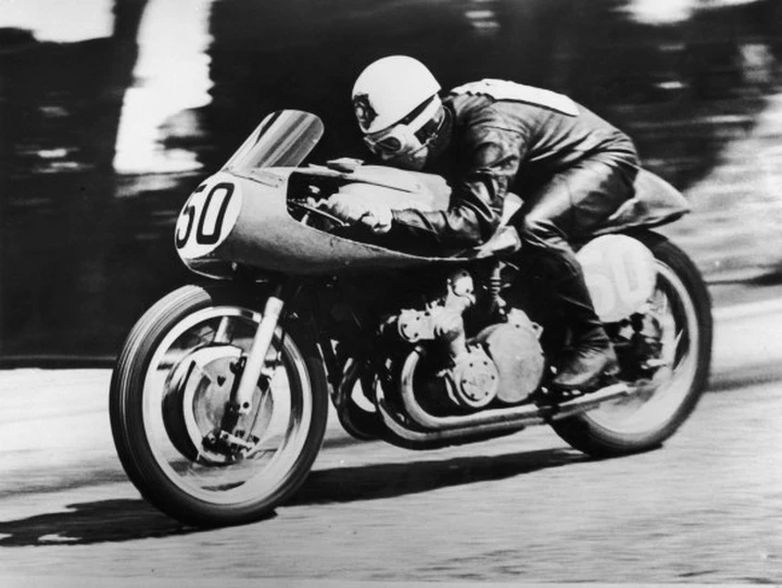 Buon 90° Compleanno Geoff Duke /video