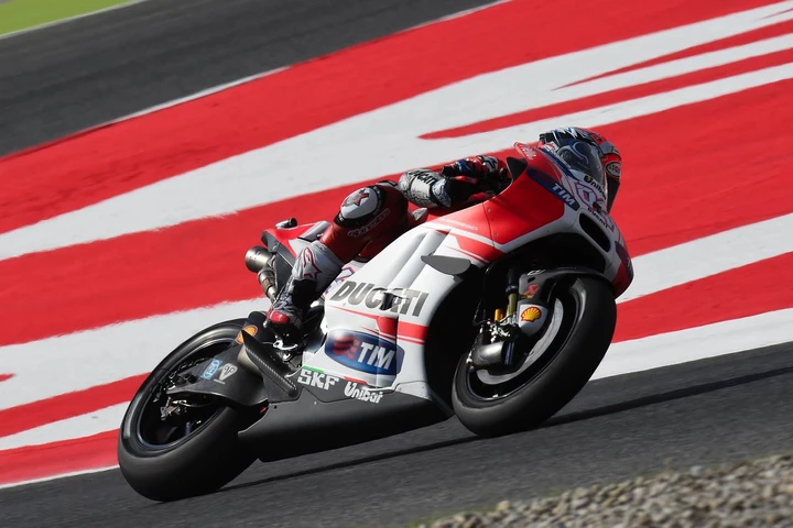 Dovizioso cade in Catalunya: 