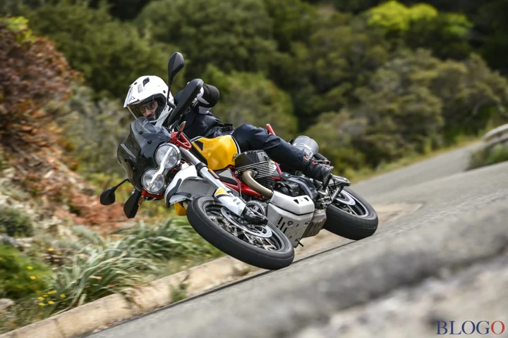 Moto Guzzi V85 TT: primo contatto