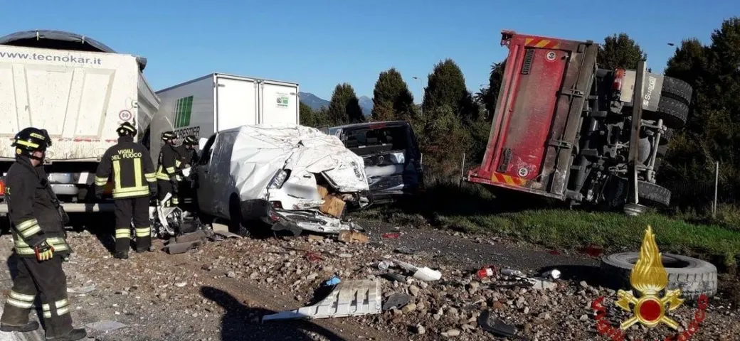 Incidente sull'autostrada A4 tra Seriate e Bergamo: cinque veicoli coinvolti e sei feriti