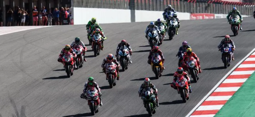 Portimao, Rea “pigliatutto” di una Sbk... vuota. Che fare?
