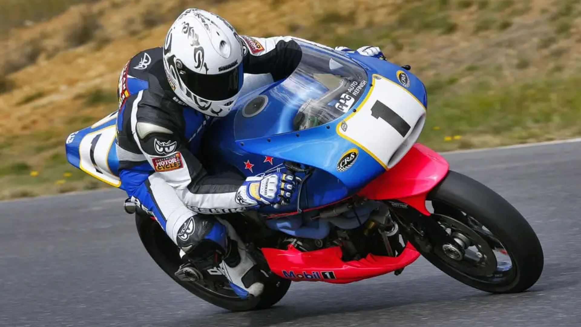 Britten V1000: la moto artigianale che sfidò i giganti del racing ...