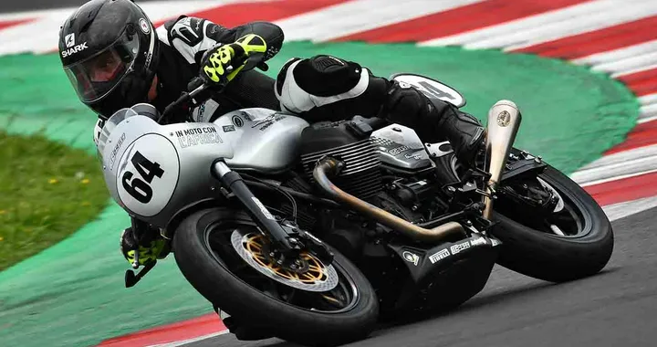 Moto Guzzi Fast Endurance, il Team in Moto con l'Africa raddoppia il suo impegno a scopi benefici