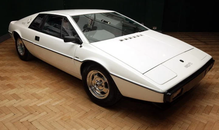 Lotus Esprit: storia dell'auto sportiva scelta da 007