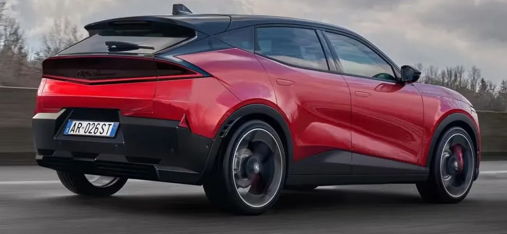 Alfa Romeo Stelvio il debutto slitta ancora: si parla del 2028