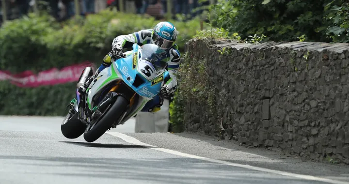 Tourist Trophy, il Coronavirus non ferma l'edizione 2020