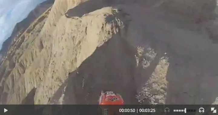 Video: in moto a dorso della montagna