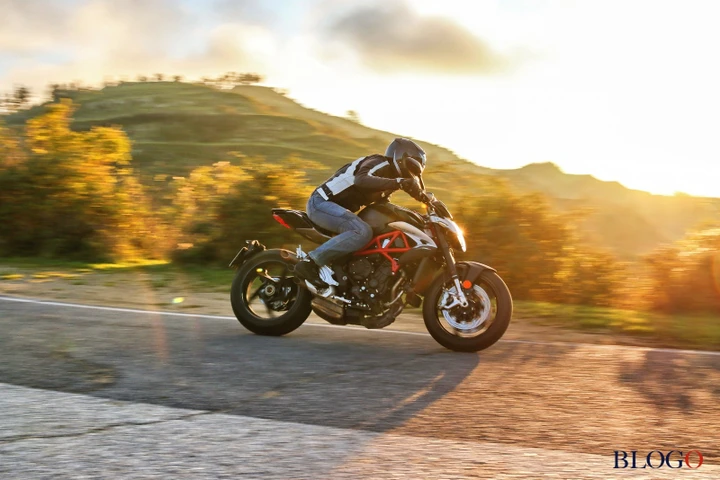 MV Agusta Brutale 800: test su strada