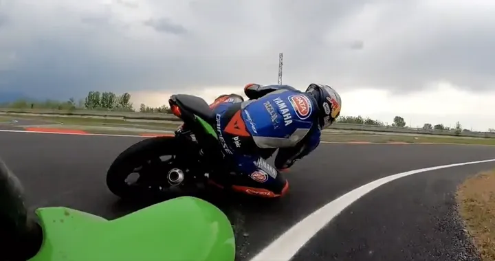 Razgatlioglu e Sofuoglu: la sfida in pista sulla piccole Ninja 125