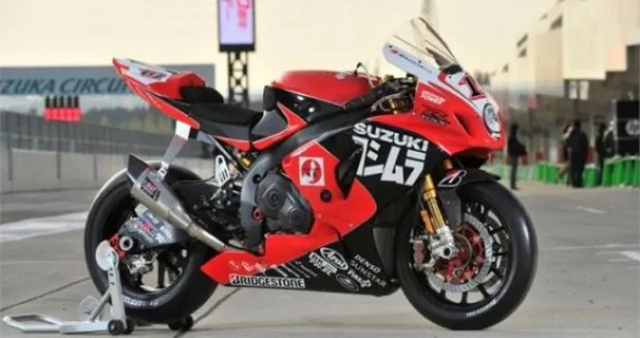 Leon Camier alla 8 Ore di Suzuka con il team Yoshimura Suzuki