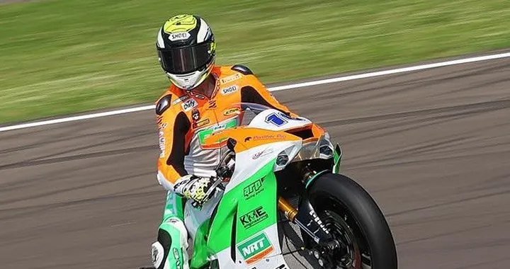 Supersport Magny-Cours: svetta Cluzel nel Day-1