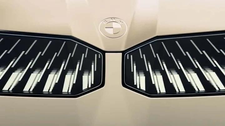 BMW: la griglia delle future auto cambia di nuovo [TEASER]