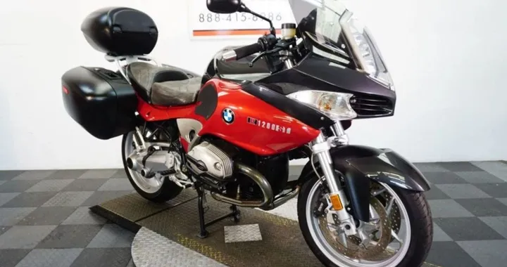 BMW R 1200 ST: una sport-tourer dimenticata ma affascinante