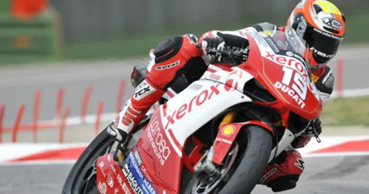 STK1000: Xavier Simeon primo di poco su Ayrton Badovini nelle libere