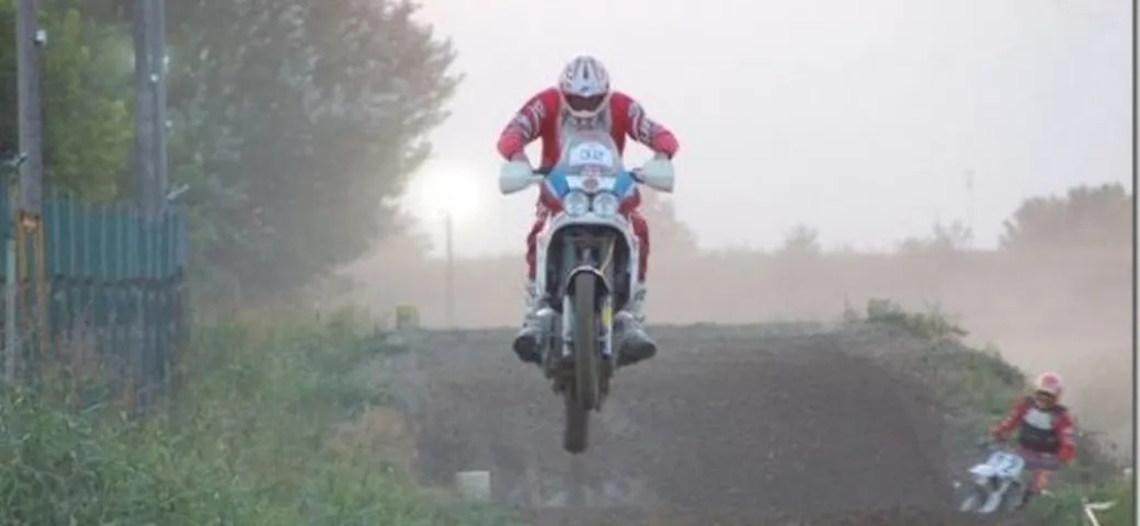 Scatto in Corsa: Africa Twin anni ‘90 al Crossodromo di Lugo