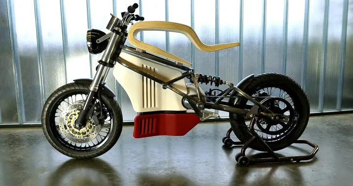 E-Raw: Cafe-Racer elettrica con sella in legno