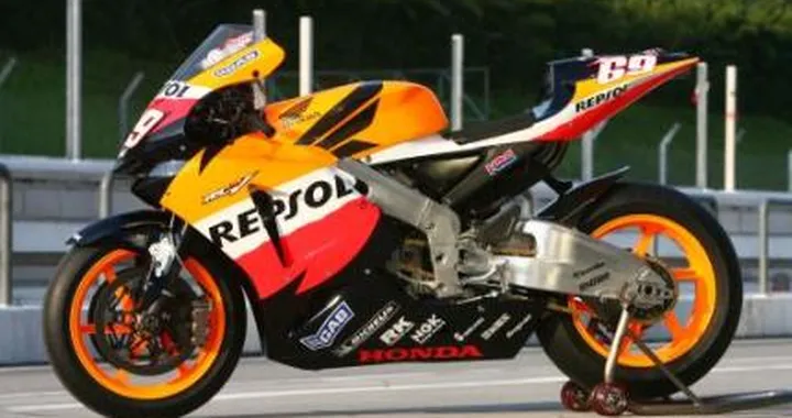 MotoGP: la Honda 800 senza veli