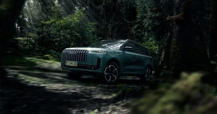 Jaecoo 5, il crossover avventuroso brilla in offroad