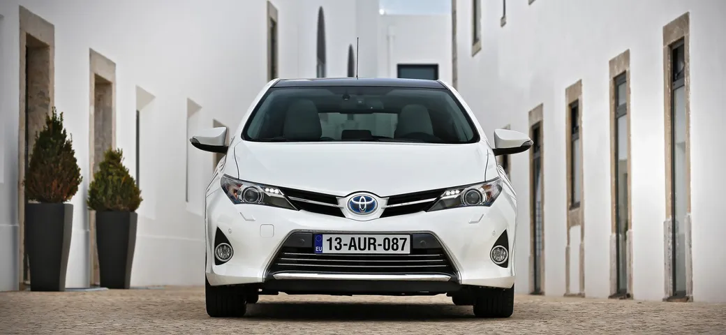 Auto ibride Toyota: garanzia estesa a 10 anni gratuitamente