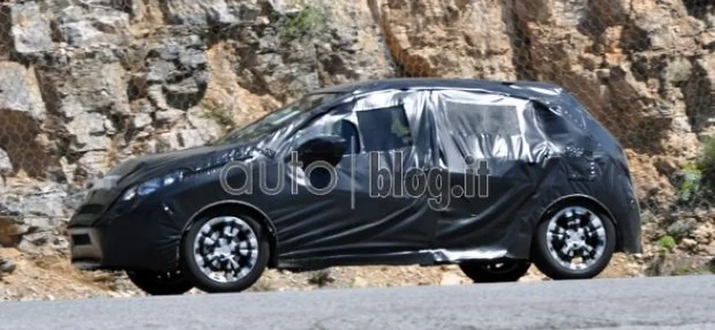 Peugeot 208: debutto il 3 Novembre