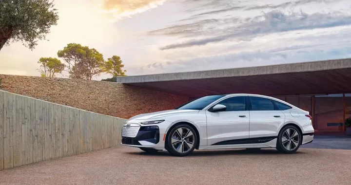 Audi brevetta l'elettrica che finge di essere termica: vibrazioni, cambiate e persino scintille