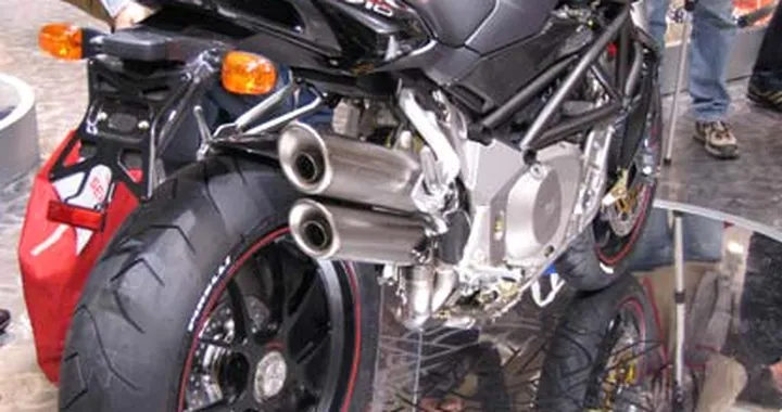 Salone Milano - MV Brutale 910 Starfighter