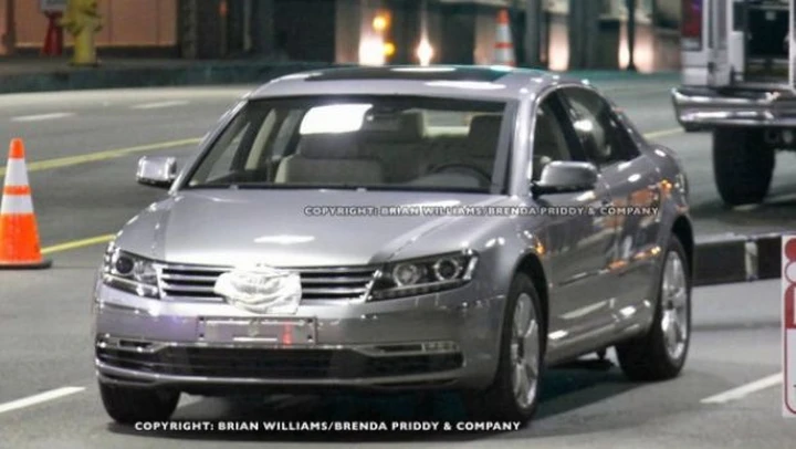 Volkswagen Phaeton: la versione restyling verrà presentata a Pechino