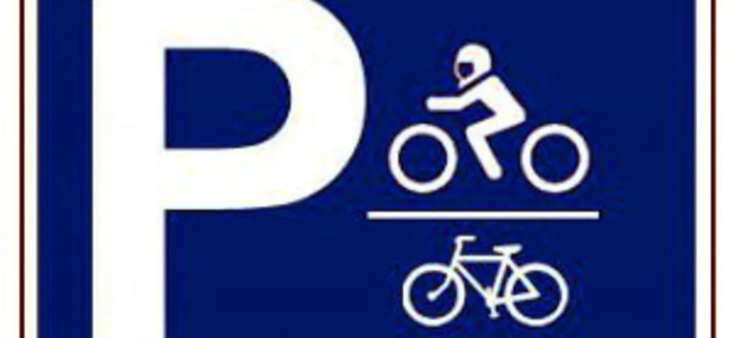 Moto e parcheggi: ancora pochi i Comuni biker-friendly