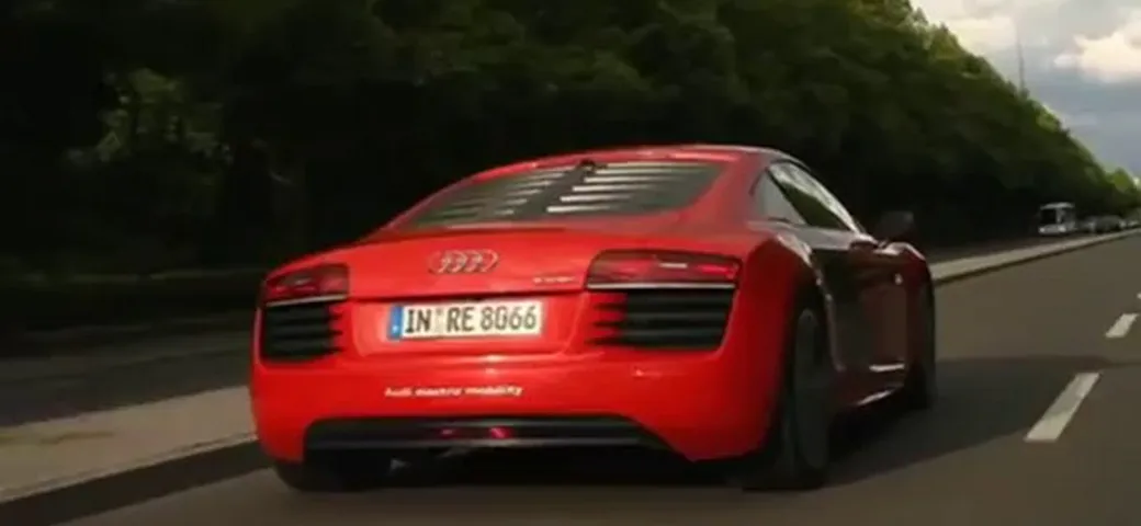 Audi R8  la supercar silenziosa