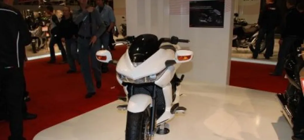 Honda DN-01 vi aspetta per una prova