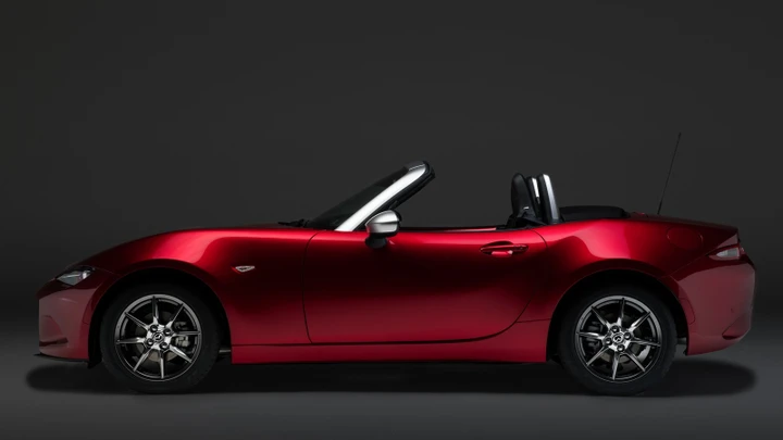 Mazda MX-5 Limited Edition: la versione speciale Pollini Heritage
