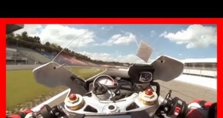 Video: S1000RR con telecamera giroscopica