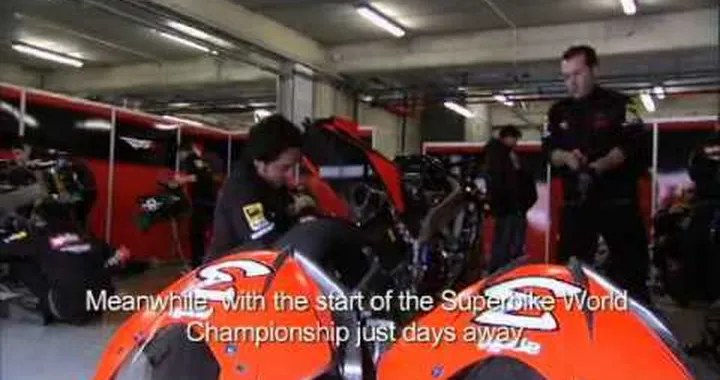Aprilia RSV4 WSBK 2009 inside video !
