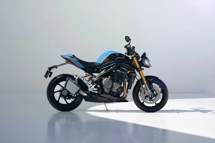 Triumph rinnova la gamma 2027: sei modelli con nuovi colori e grafiche