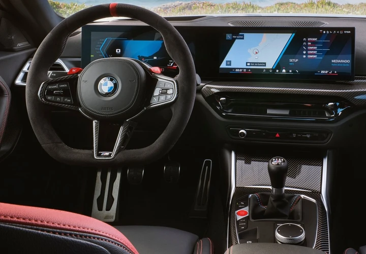 BMW M2 2025 interni