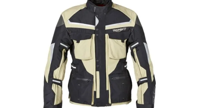 Triumph fa sbocciare la primavera con il completo Trek