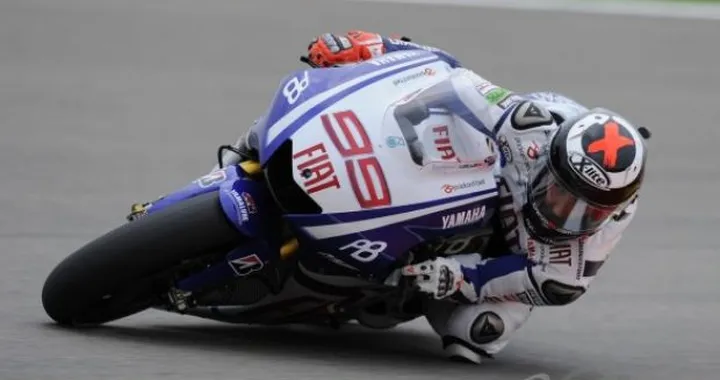 MotoGP, Motegi: Rossi in testa, il “nemico” Lorenzo con il titolo mondiale in tasca è terzo. Ma è solo l’inizio…