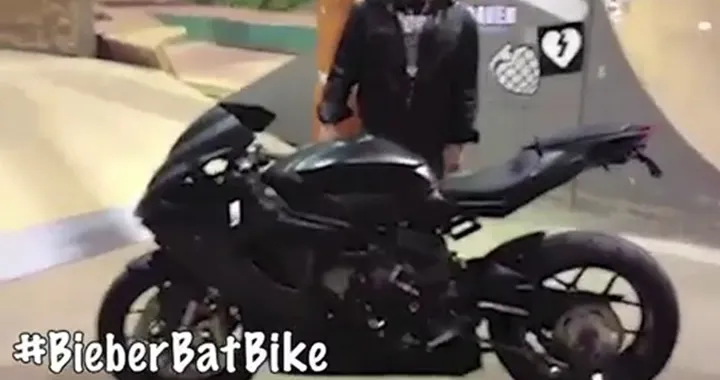 Justin Bieber MV Agusta F3