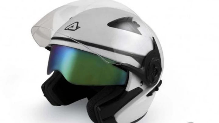 Acerbis: completo tecnico Gambler e casco jet Sunset