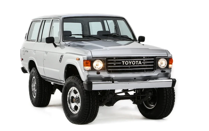 Rinascita del Toyota FJ60, il restomod porta un motore V6 biturbo
